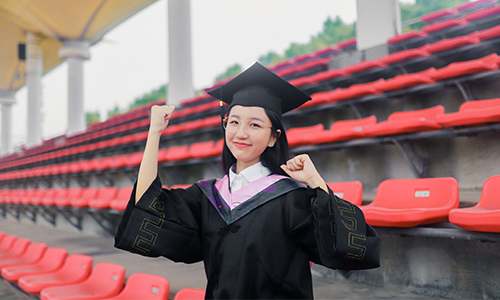 自考汉语言文学本科的同时还可以考什么证？(图1)